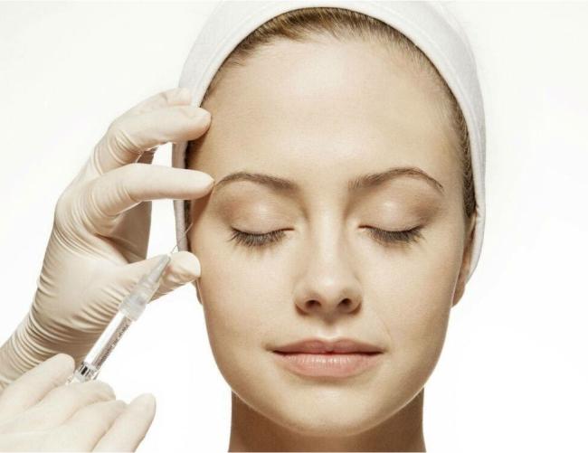 https://www.7ewellness.com/cdn/shop/articles/microcurrent-after-botox-and-fillers-settling-the-debate-126266_650x.jpg?v=1663919802